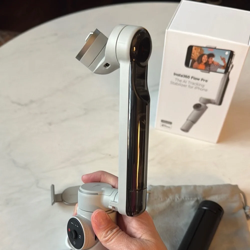 Flow Pro White Camera Stabilizer